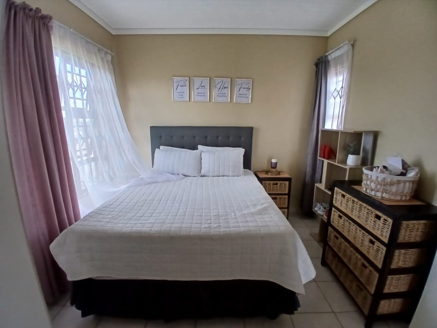 To Let 3 Bedroom Property for Rent in Hillside View Free State